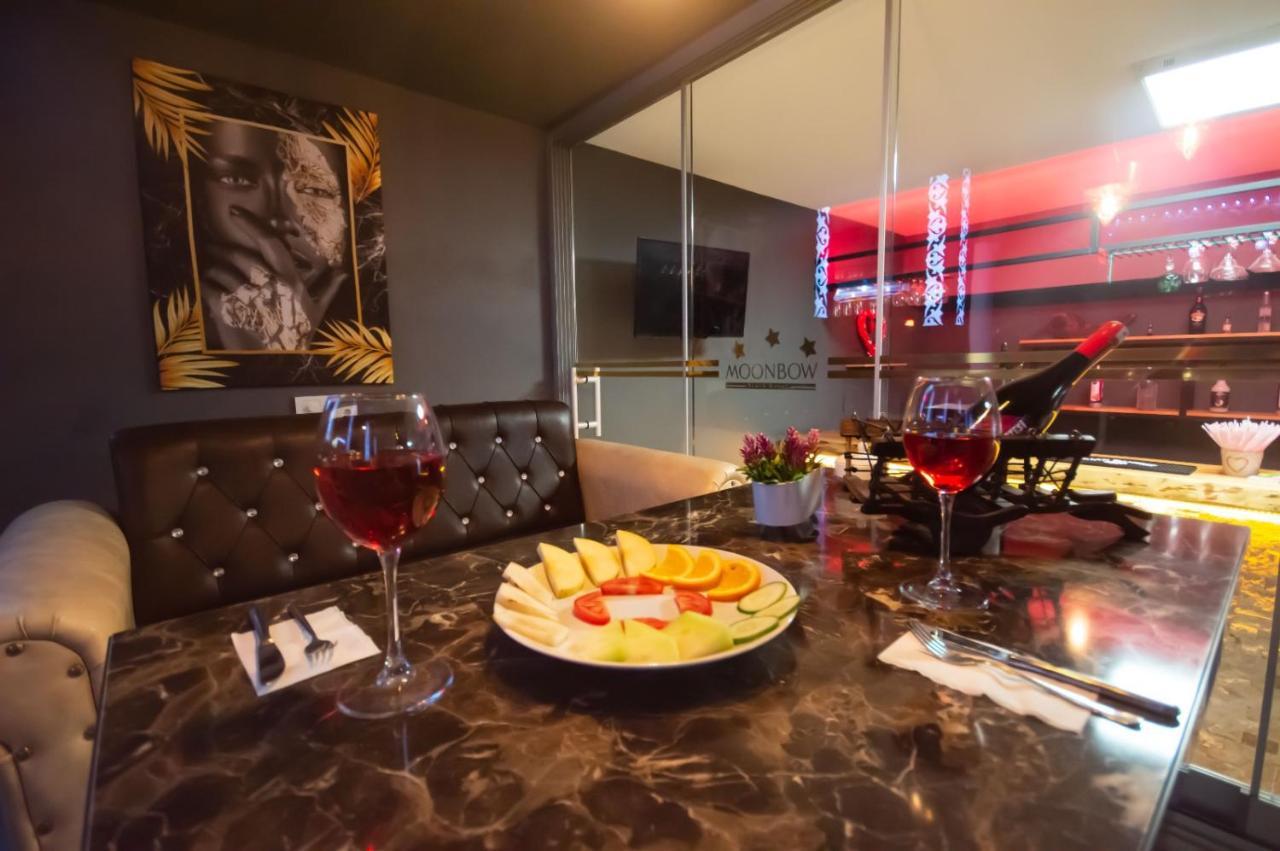 Moonbow Hotell 3*