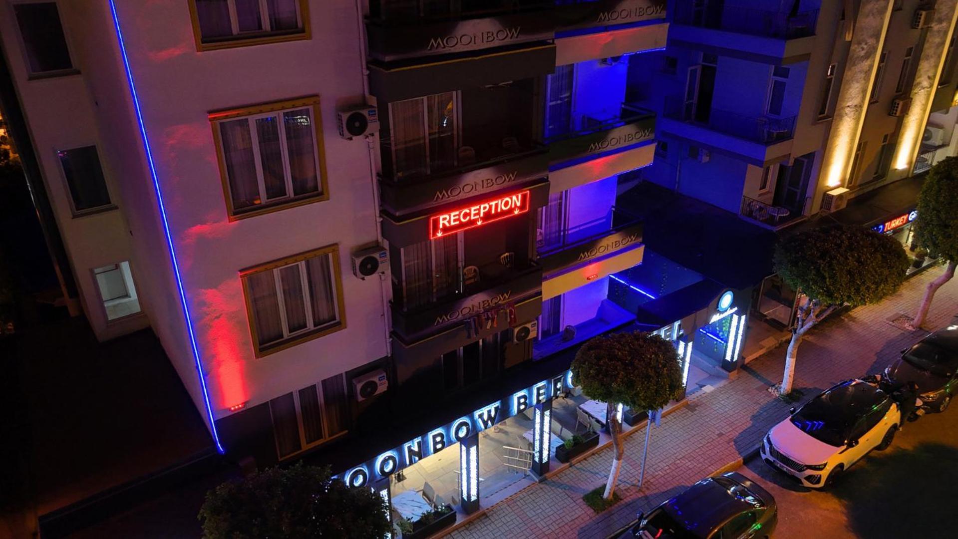 Moonbow Hotell