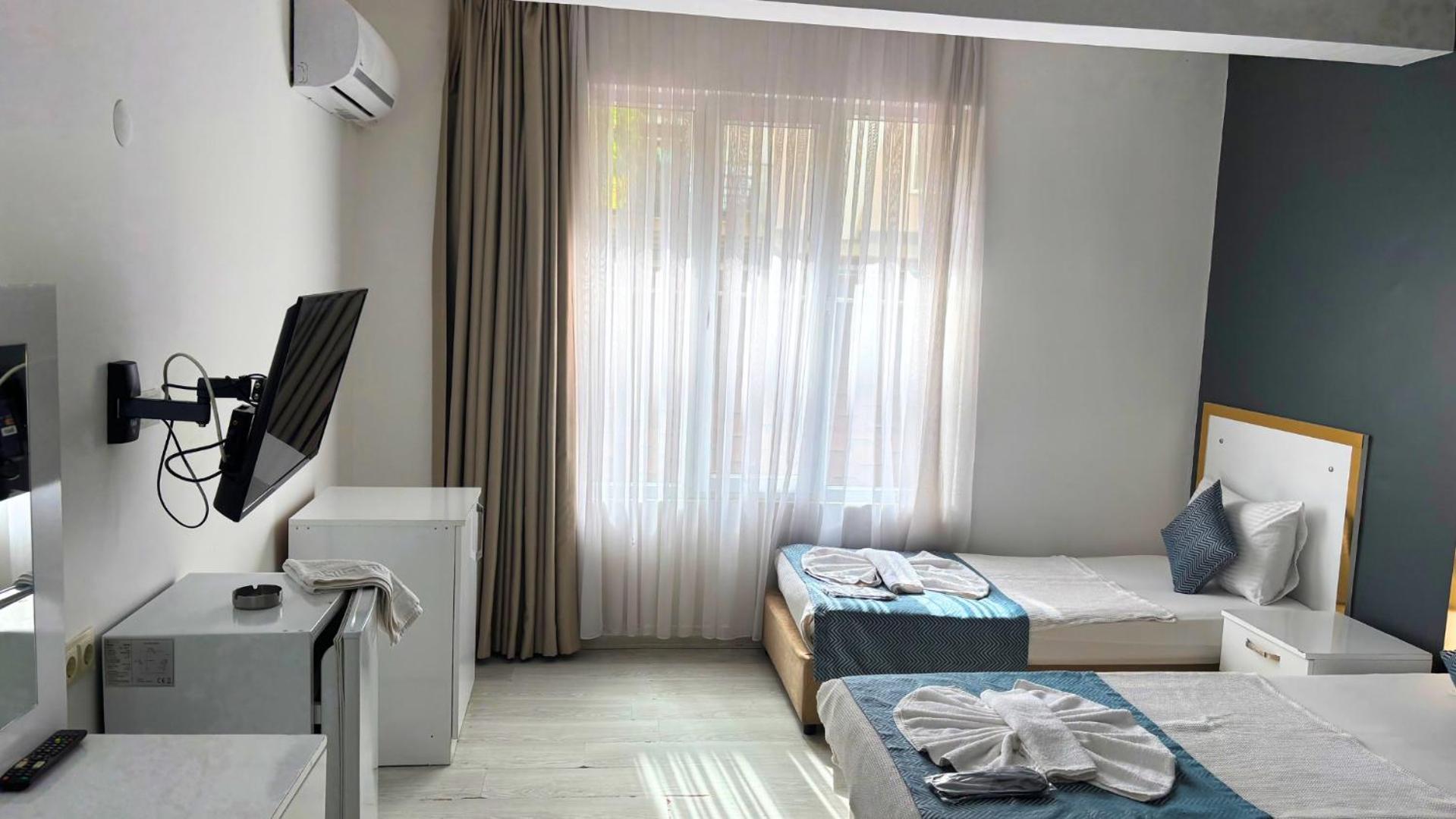 Moonbow Hotell 3*